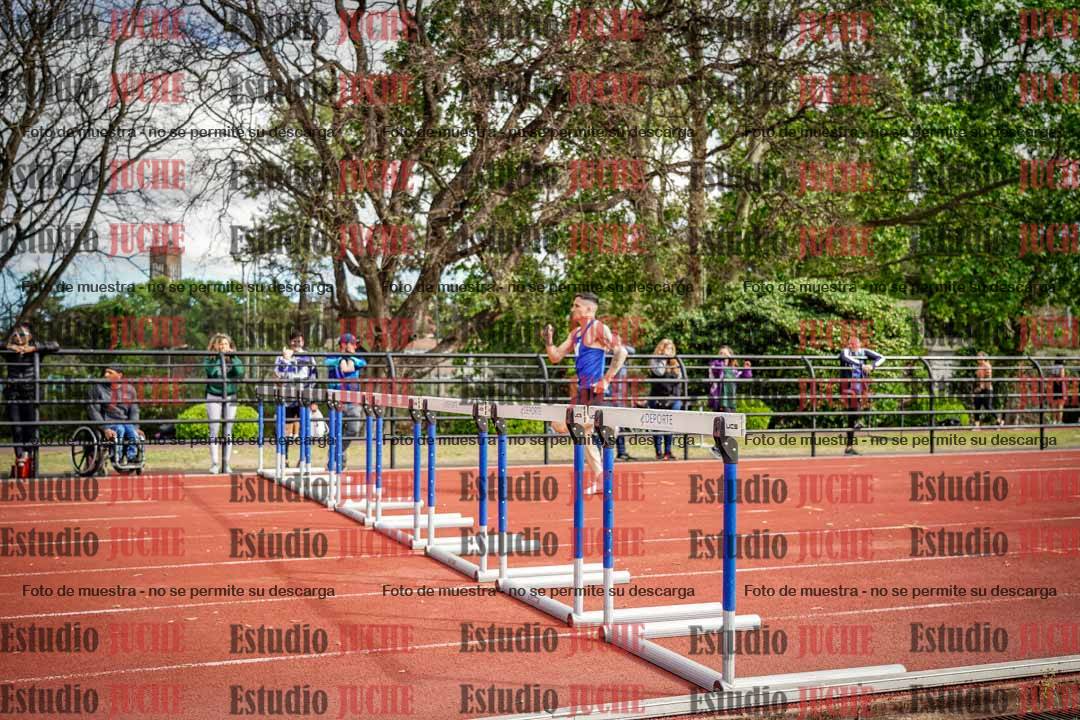 Fotos de los 400 m con vallas de varones