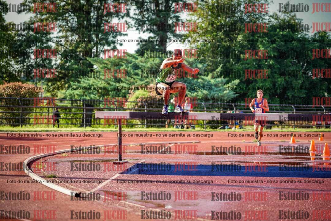Fotos de los 3000 m con obstáculos de varones