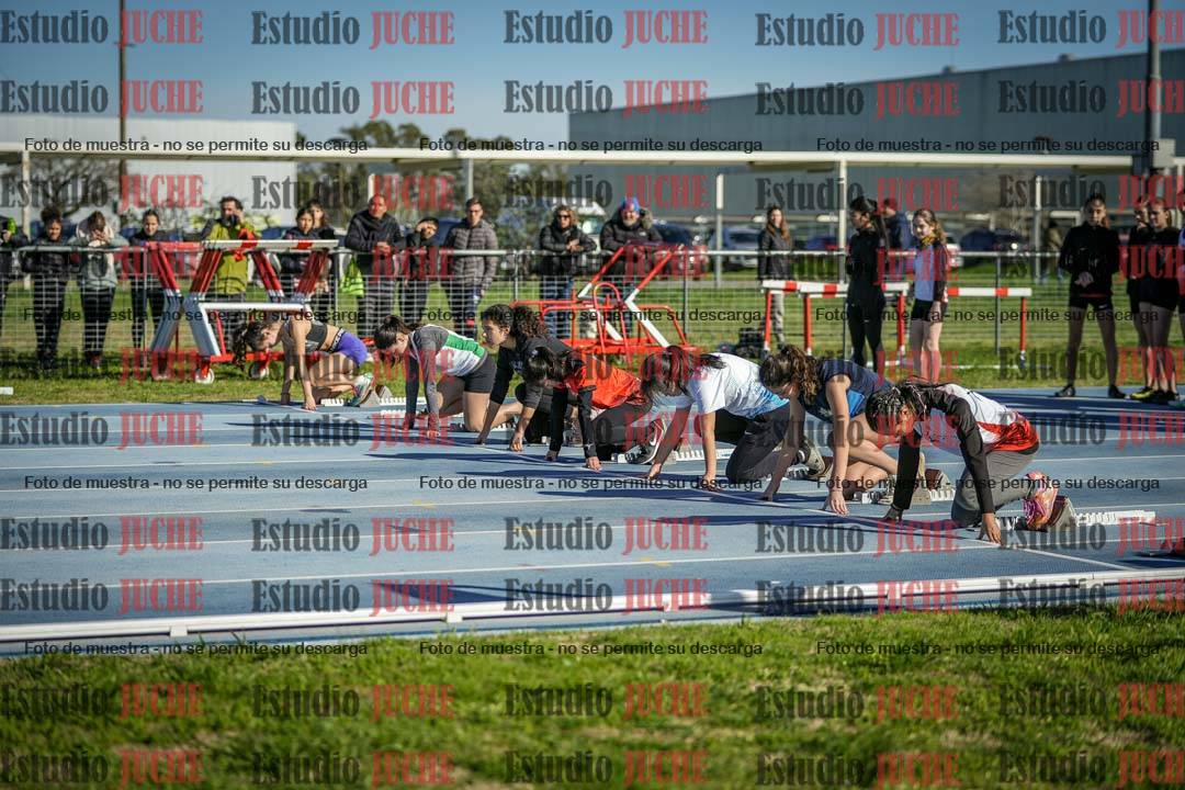 Fotos de los 80 m llanos de mujeres - U14