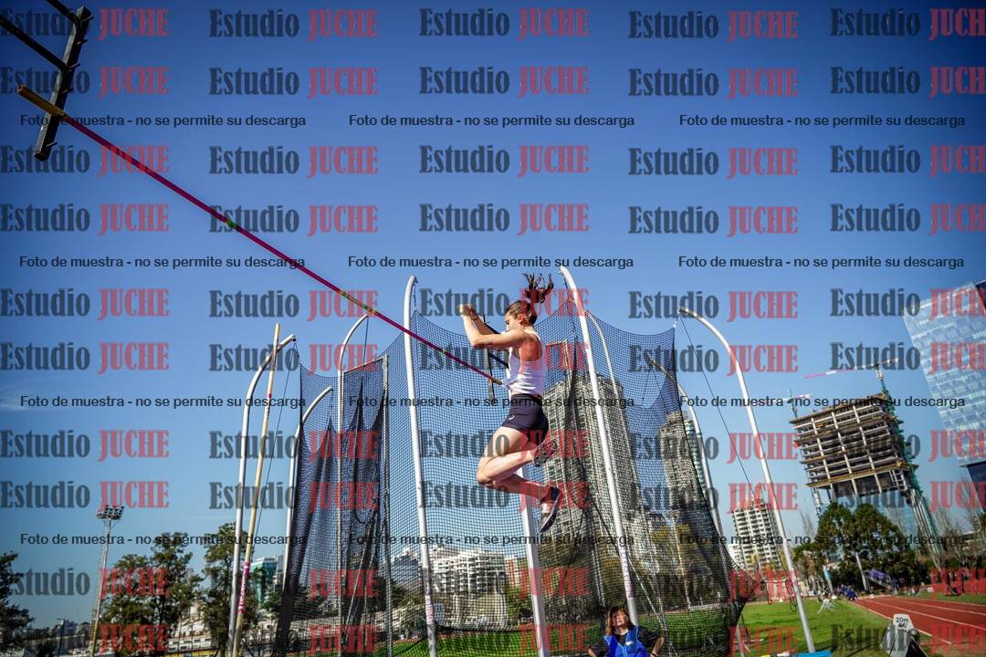Fotos del salto con garrocha de mujeres y varones
