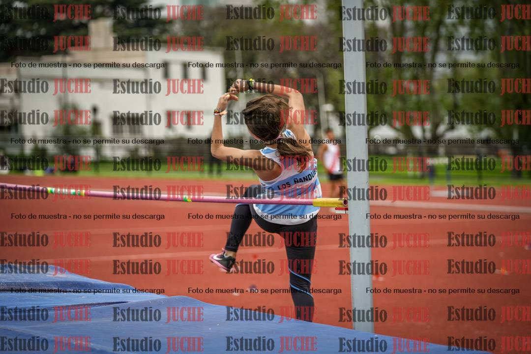 Fotos del salto en alto de mujeres y varones - todos los grupos