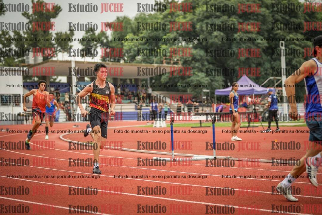 Fotos de los 400 m con vallas de varones