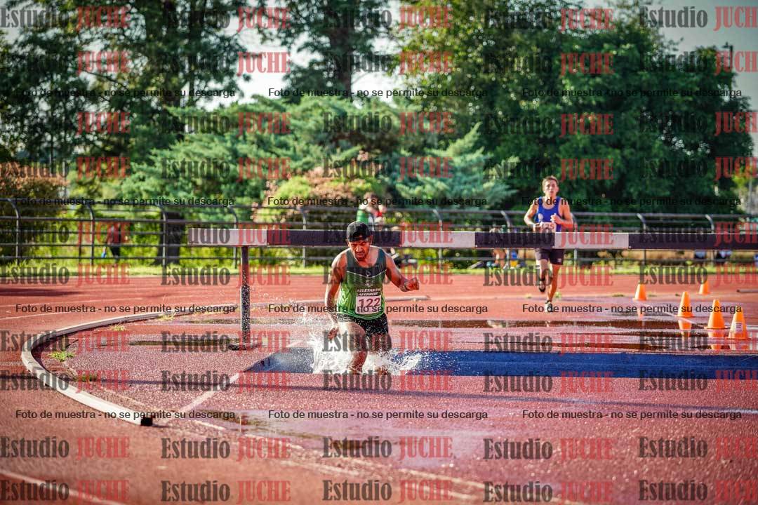 Fotos de los 3000 m con obstáculos de varones