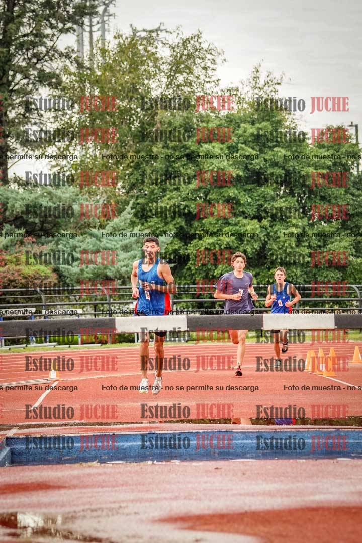 Fotos de los 3000 m con obstáculos de varones