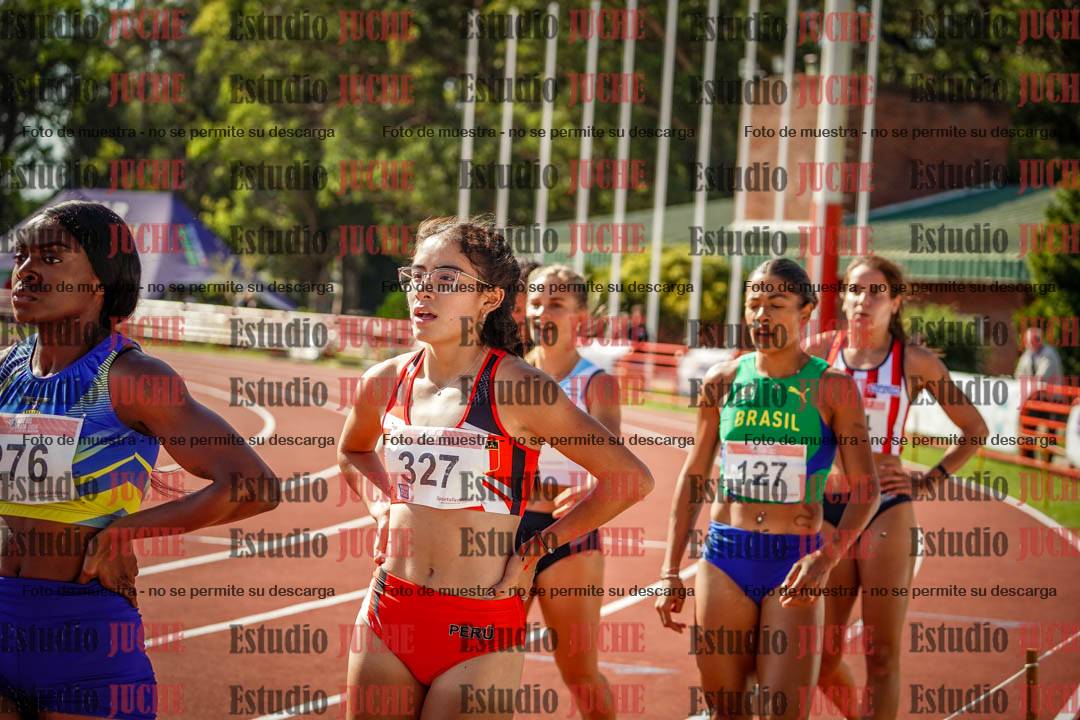 Fotos de algunos extras y podios del día 1