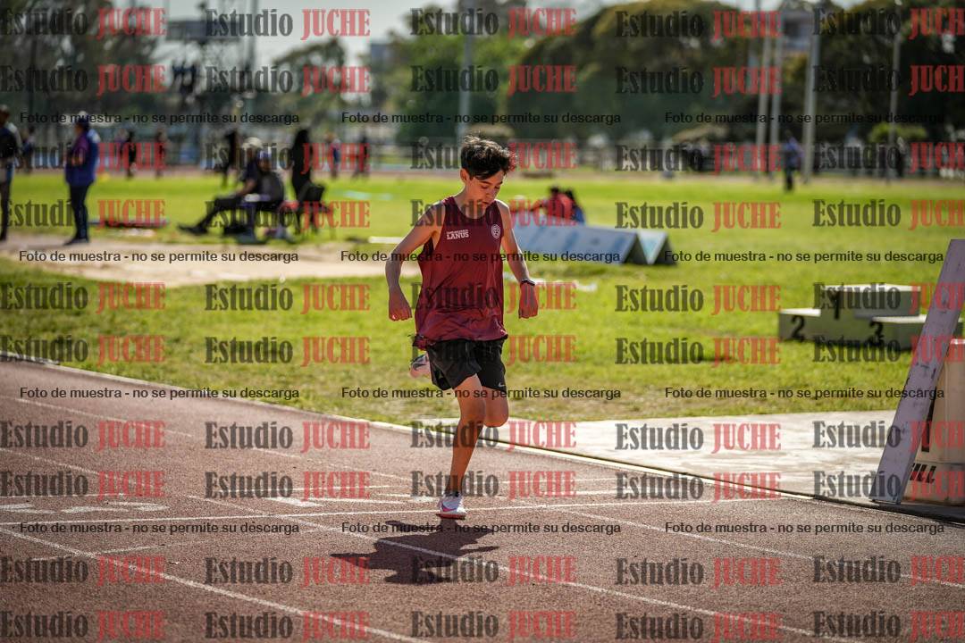 Fotos de los 295 m con vallas de varones