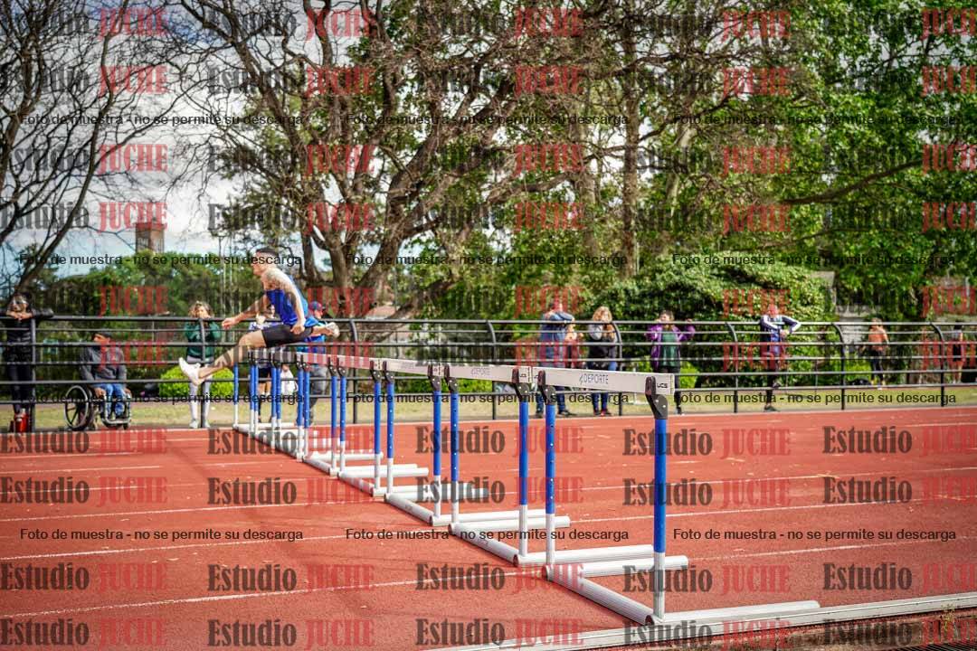 Fotos de los 400 m con vallas de varones