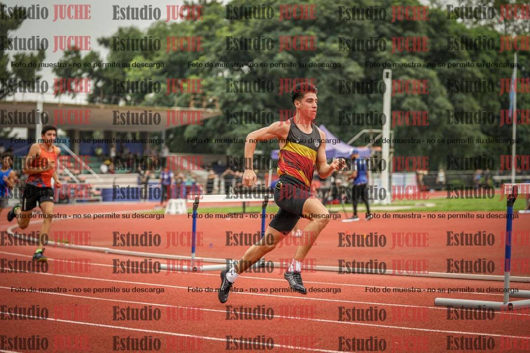 Fotos de los 400 m con vallas de varones