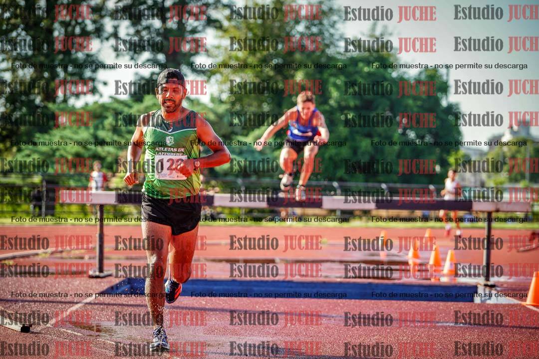 Fotos de los 3000 m con obstáculos de varones