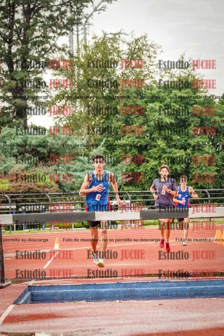 Fotos de los 3000 m con obstáculos de varones