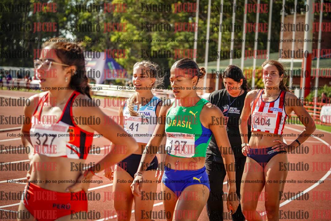Fotos de algunos extras y podios del día 1