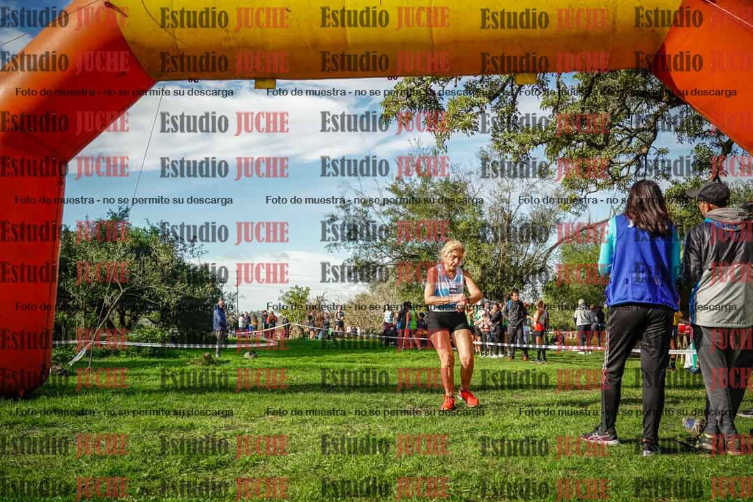 Fotos de la llegada del cross de 4000 m - mujeres