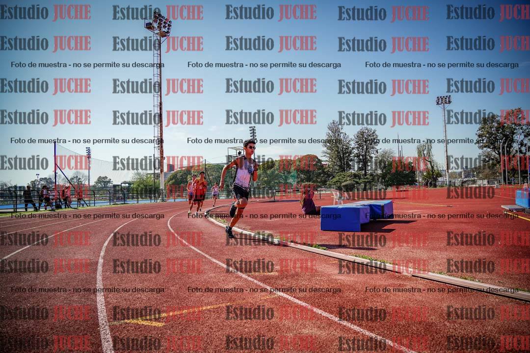 Fotos de los 600 m llanos de varones - U16