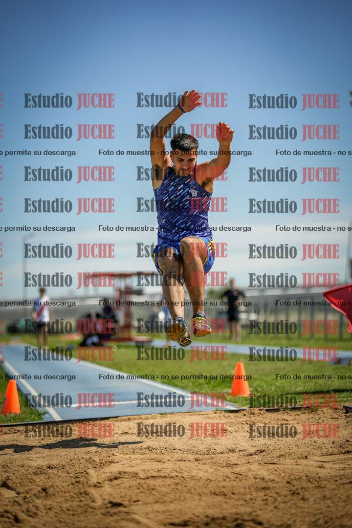 Fotos del salto en largo de varones
