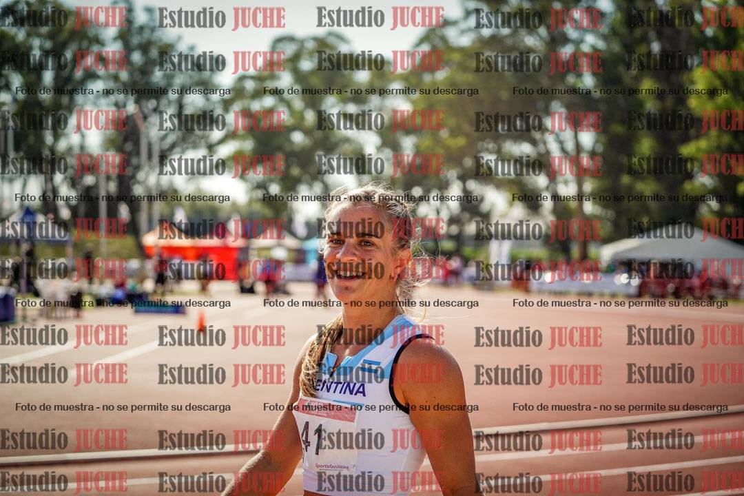 Fotos de algunos extras y podios del día 1