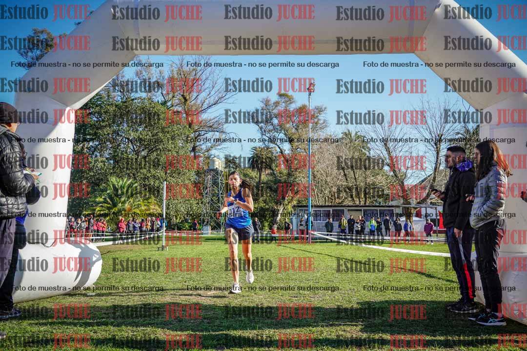 Fotos de la llegada del cross de 4000 m - mujeres