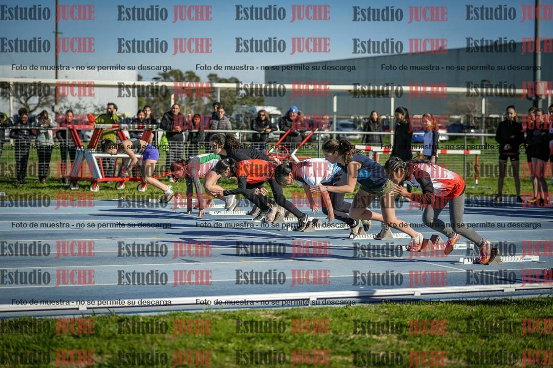 Fotos de los 80 m llanos de mujeres - U14