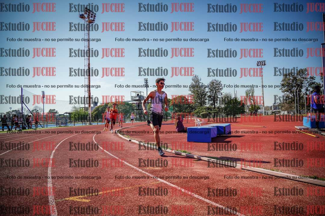 Fotos de los 600 m llanos de varones - U16