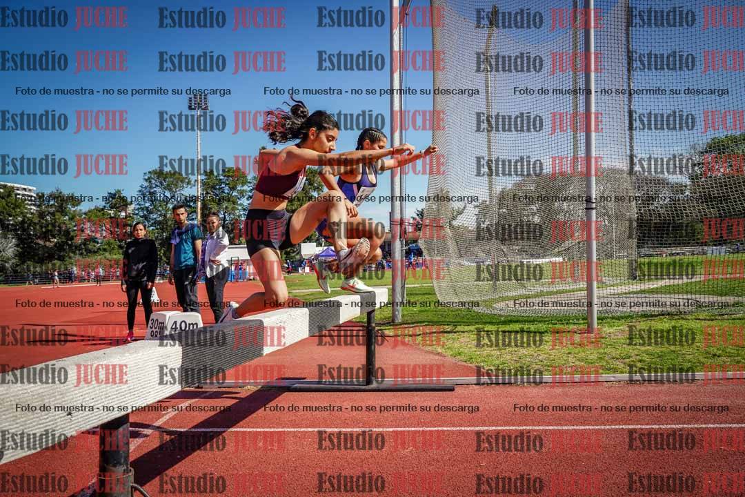 Fotos de los 1500 m con obstáculos de mujeres