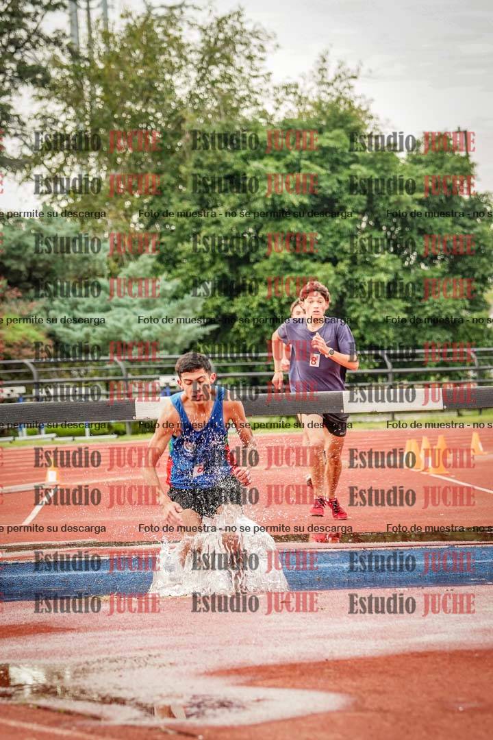 Fotos de los 3000 m con obstáculos de varones