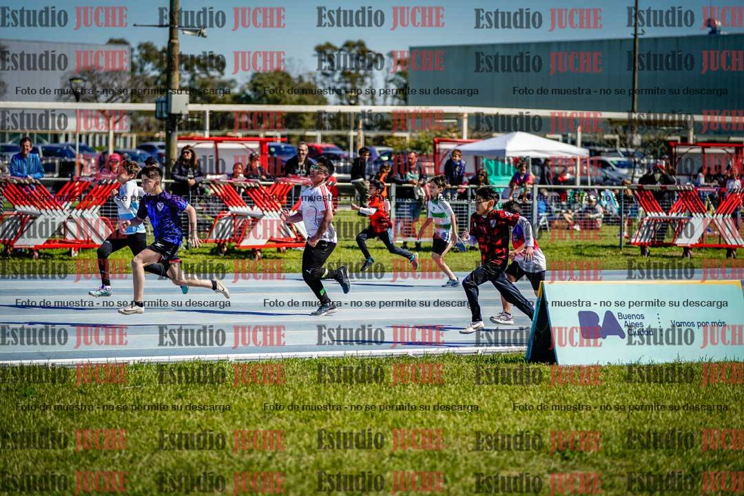 Fotos de los 50 m llanos de varones
