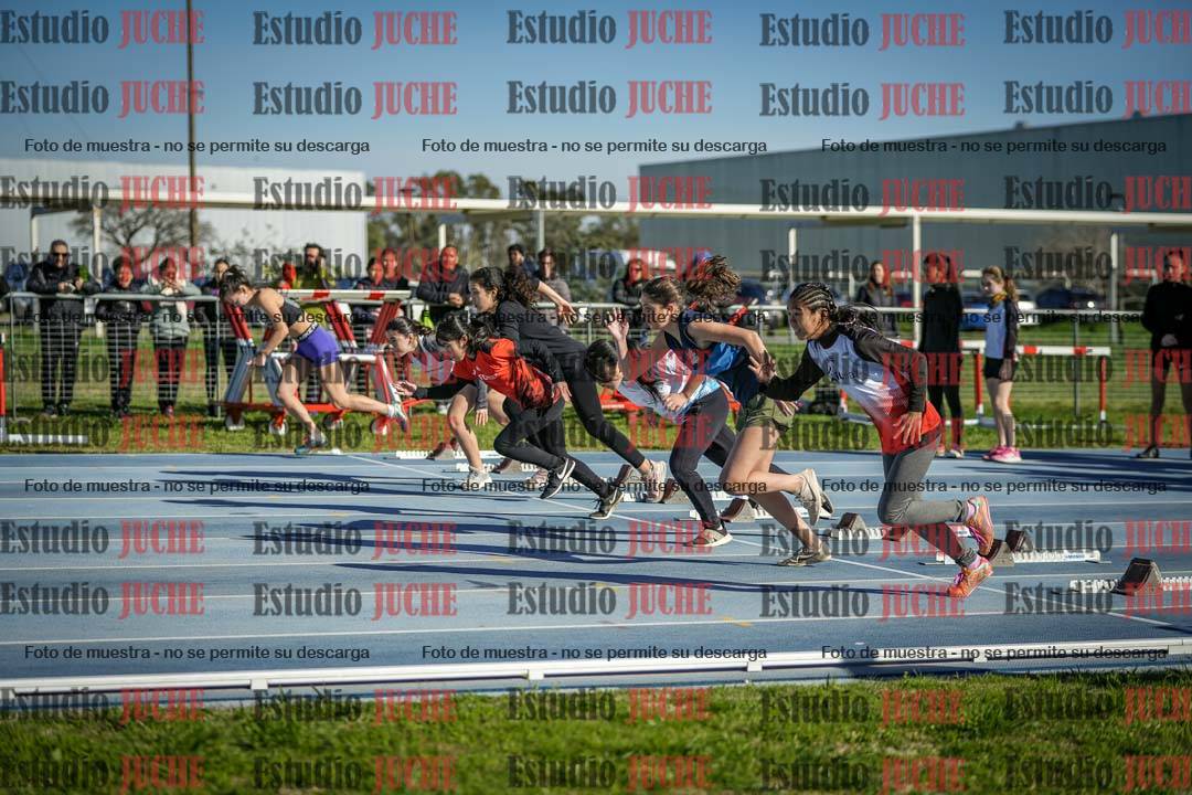 Fotos de los 80 m llanos de mujeres - U14