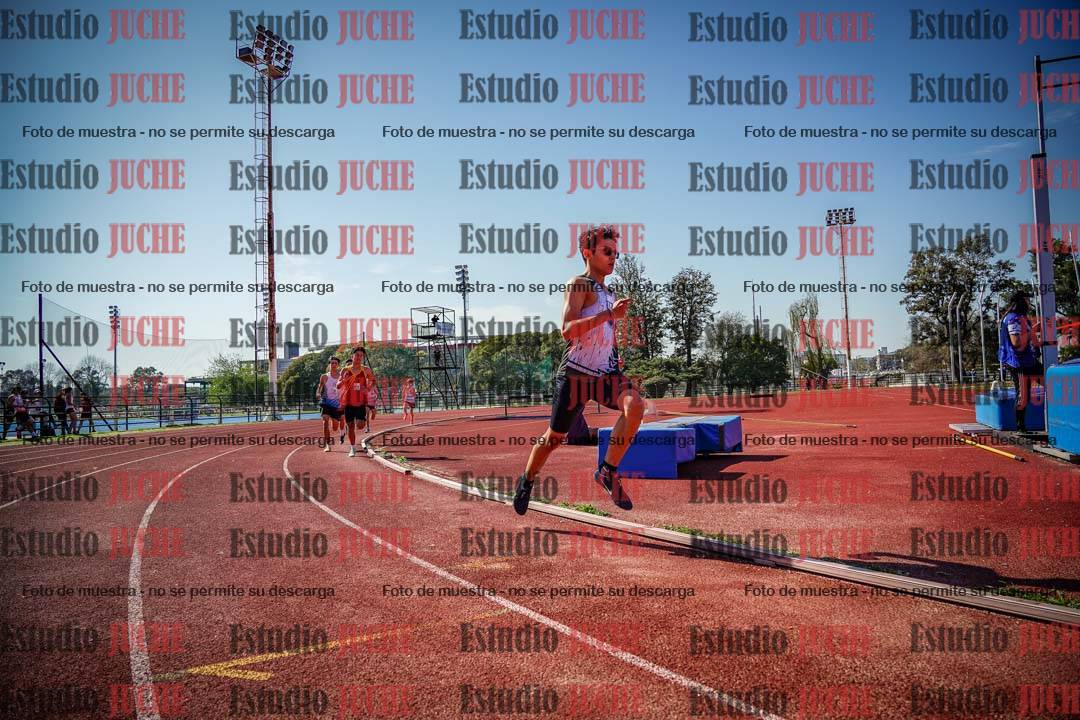 Fotos de los 600 m llanos de varones - U16