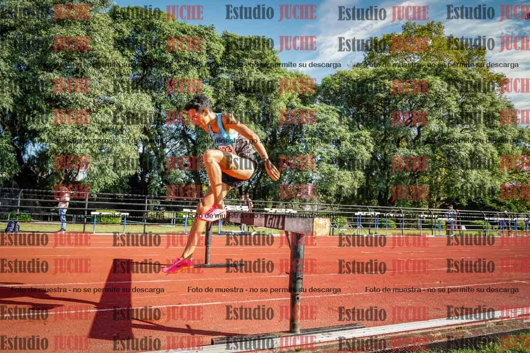 Fotos de los 3000 m con obstáculos de varones