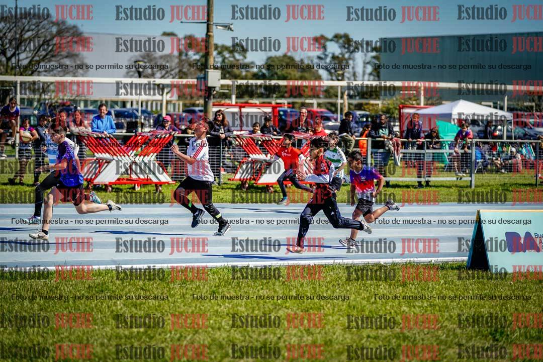 Fotos de los 50 m llanos de varones