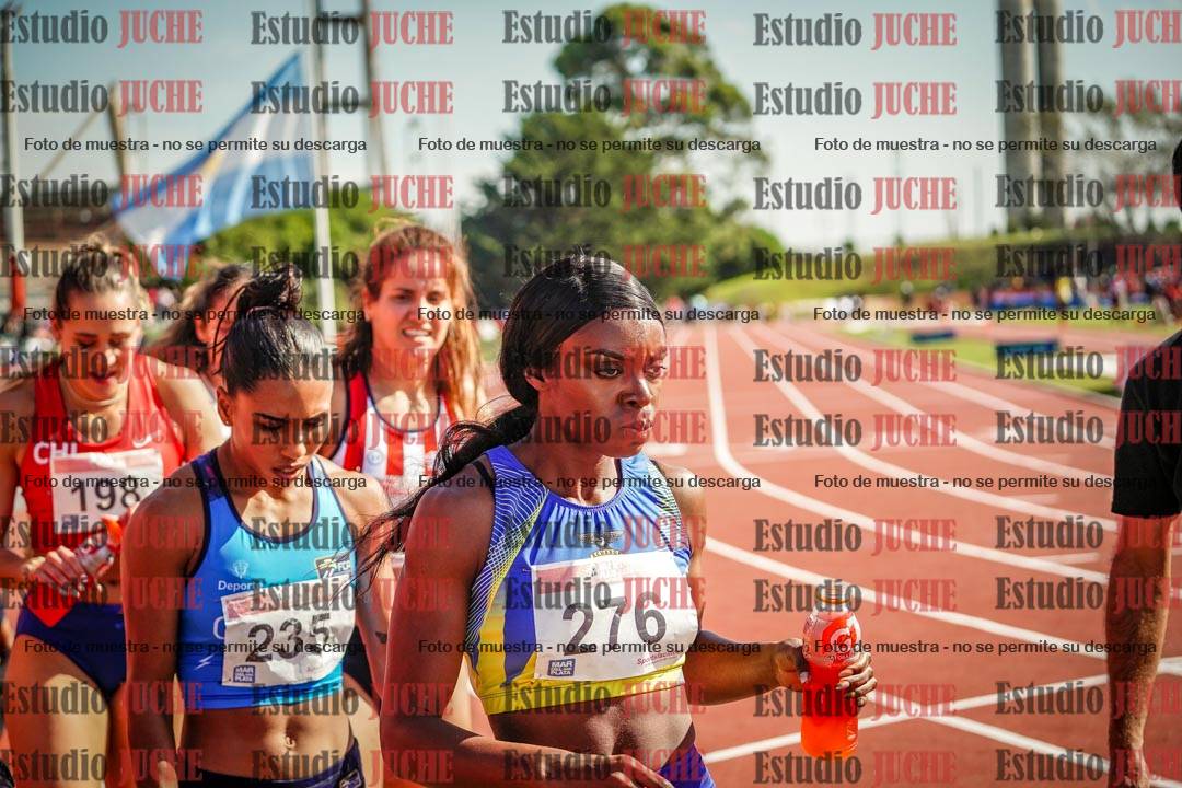 Fotos de algunos extras y podios del día 1