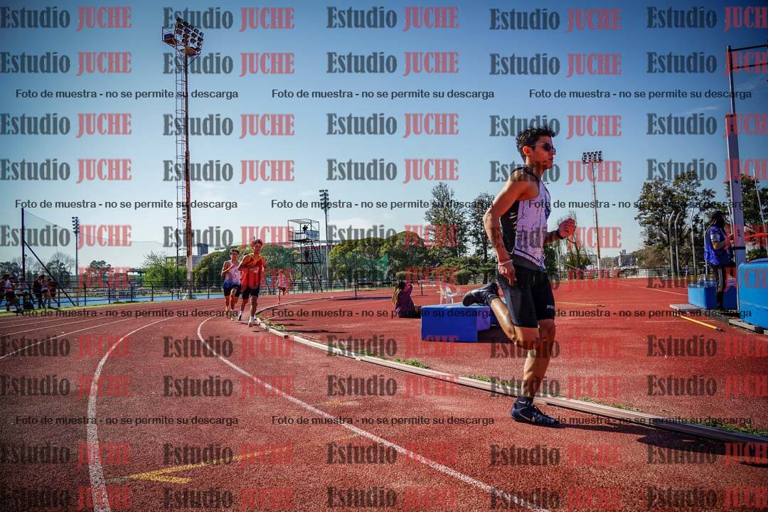 Fotos de los 600 m llanos de varones - U16