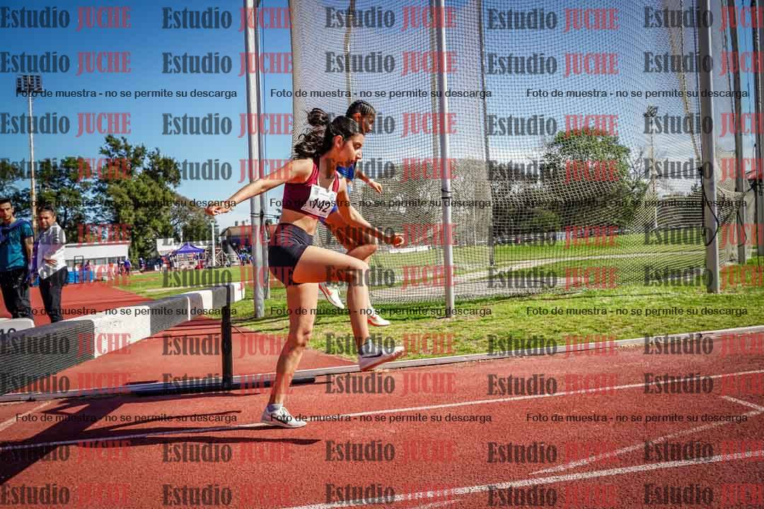 Fotos de los 1500 m con obstáculos de mujeres