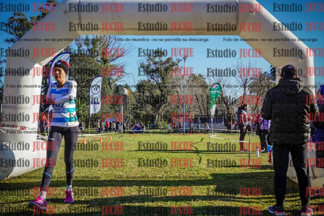 Fotos de la llegada del cross de 4000 m - mujeres