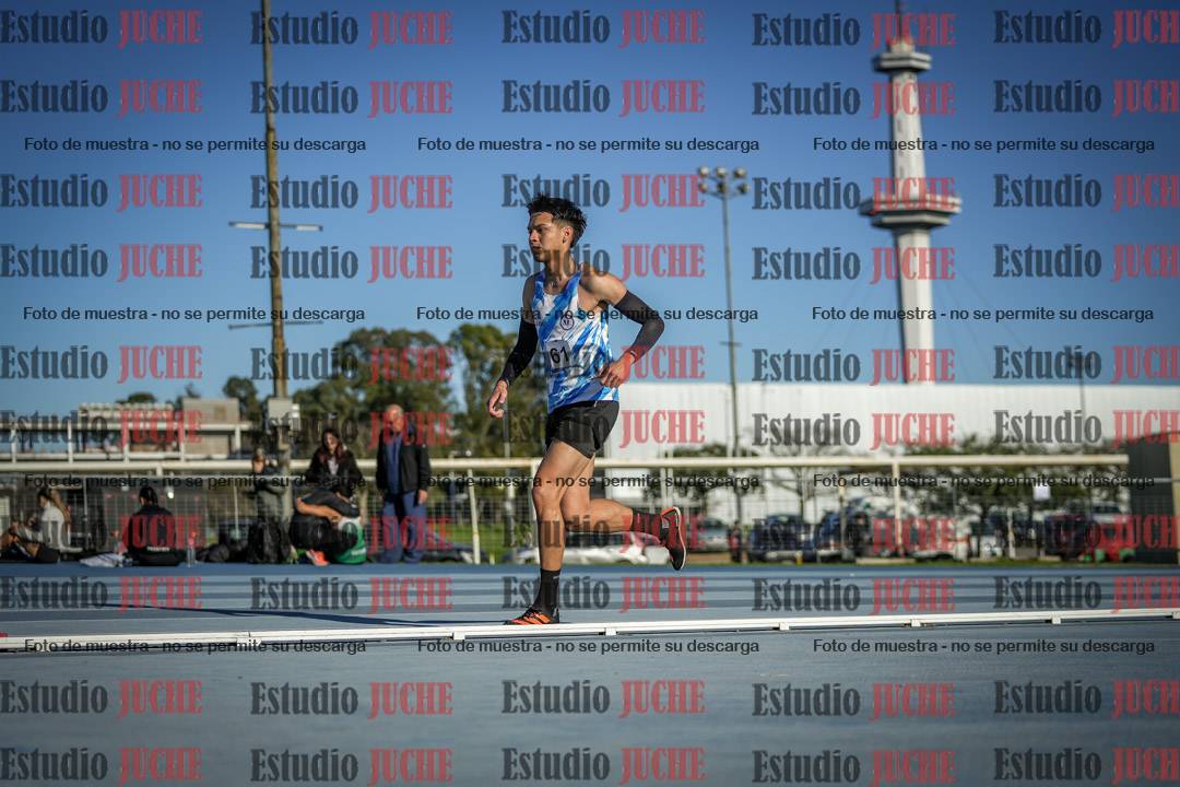 Fotos de los 3000 m con obstáculos de varones