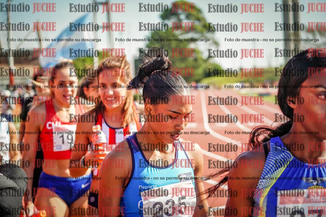 Fotos de algunos extras y podios del día 1