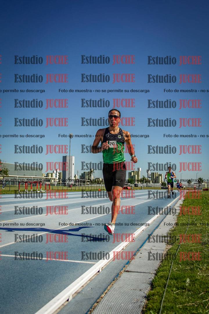 Fotos de los 5000 m de mujeres y varones - serie 1