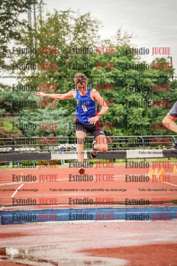 Fotos de los 3000 m con obstáculos de varones
