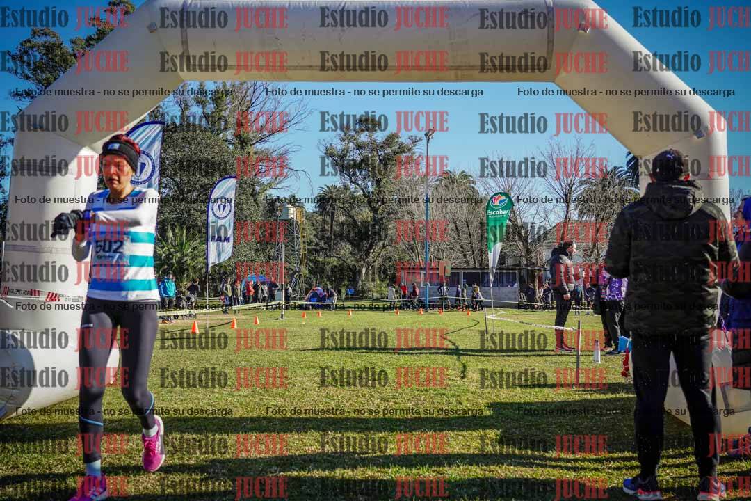 Fotos de la llegada del cross de 4000 m - mujeres