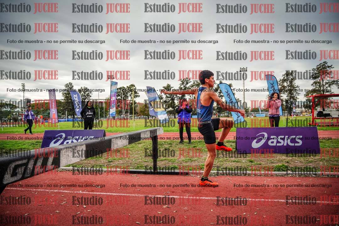Fotos de los 2000 m con obstáculos de varones