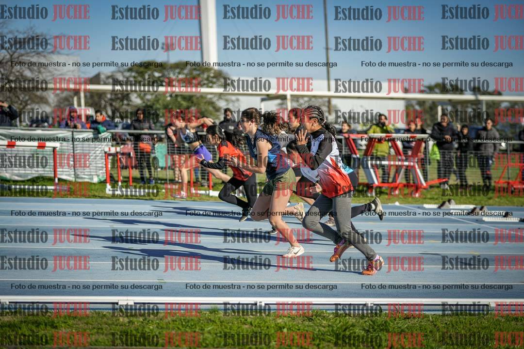 Fotos de los 80 m llanos de mujeres - U14