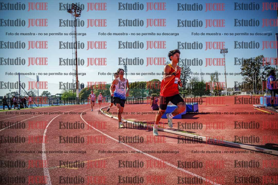 Fotos de los 600 m llanos de varones - U16