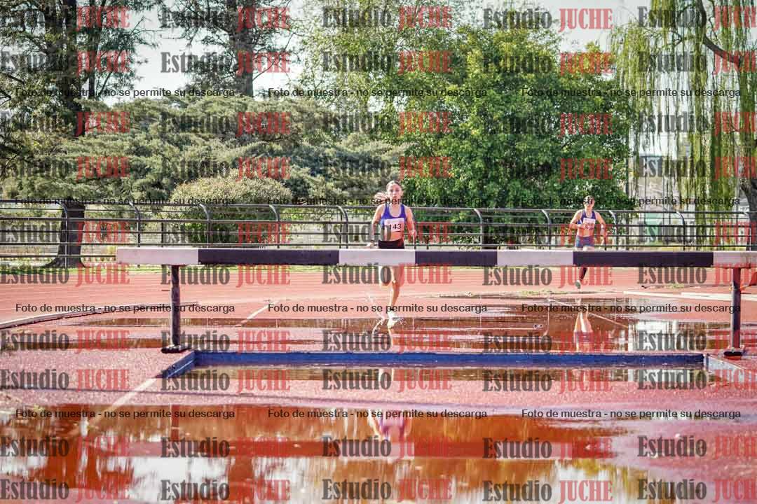 Fotos de los 1500 m con obstáculos de mujeres