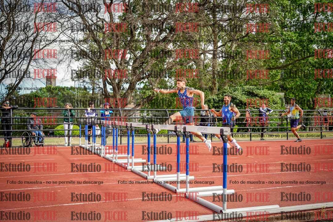 Fotos de los 400 m con vallas de varones