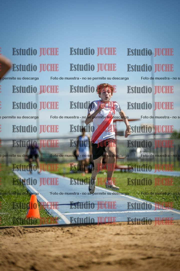 Fotos del salto en largo de varones