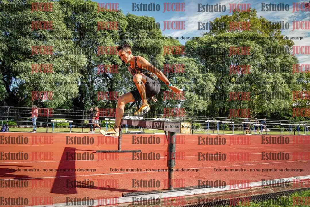 Fotos de los 3000 m con obstáculos de varones