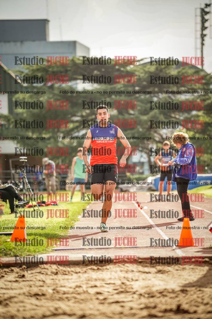 Fotos del salto en largo de varones