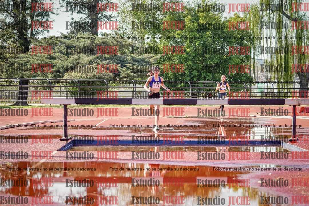 Fotos de los 1500 m con obstáculos de mujeres