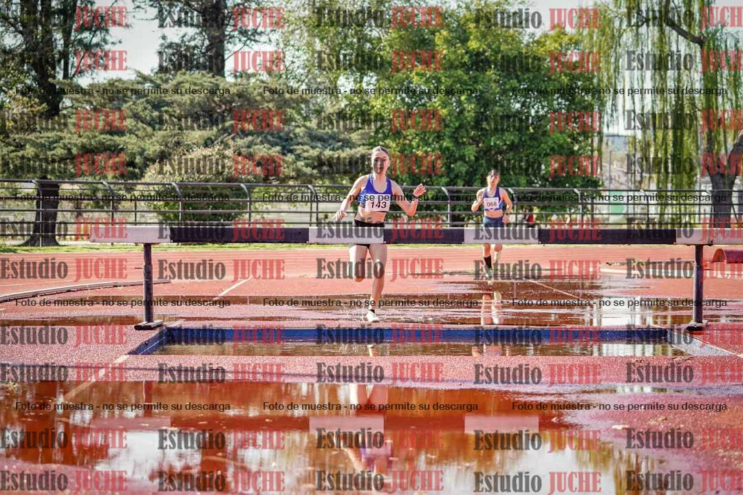 Fotos de los 1500 m con obstáculos de mujeres