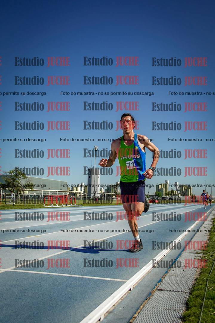Fotos de los 5000 m de mujeres y varones - serie 1