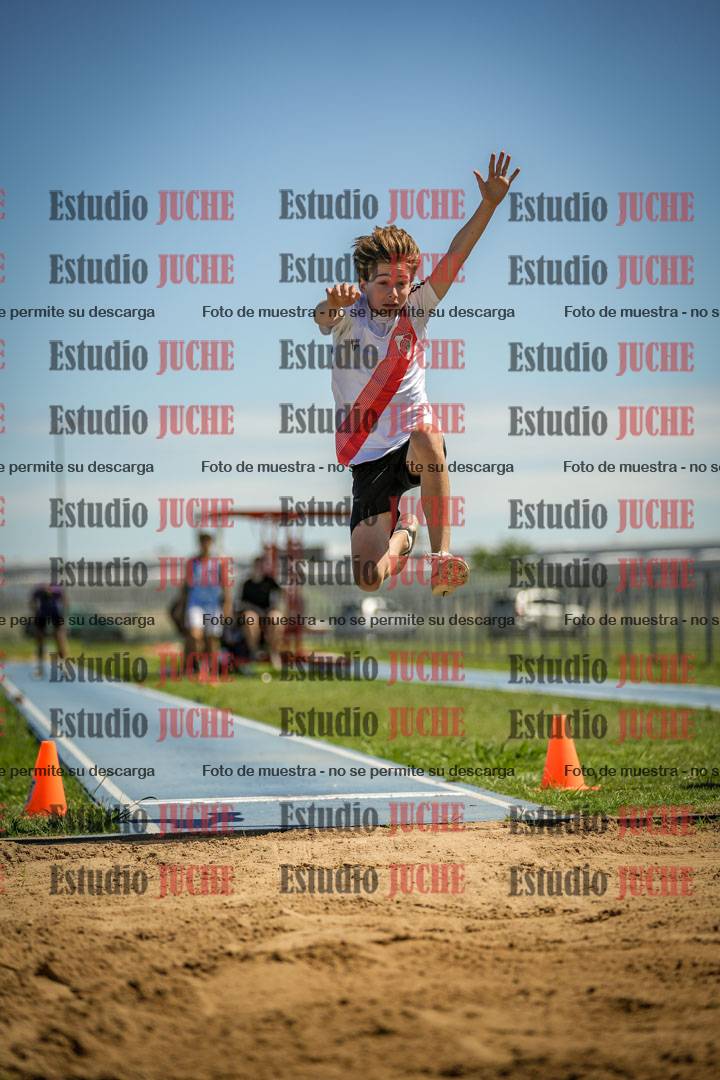 Fotos del salto en largo de varones